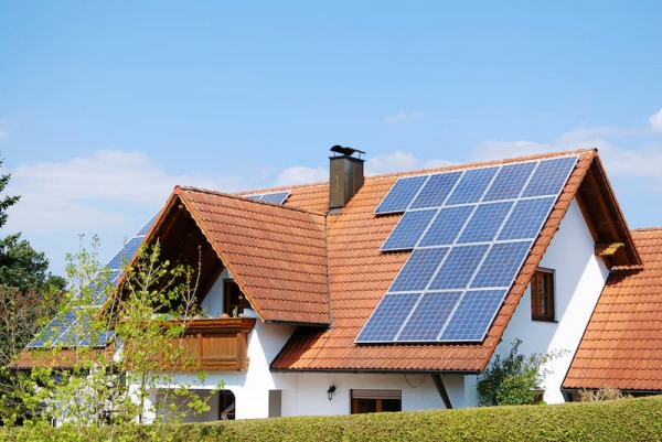 Photovoltaïque : un bon complément à la rénovation énergétique ?